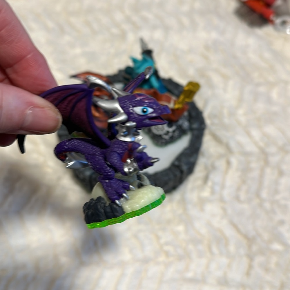 Skylander - Picture 2 of 6